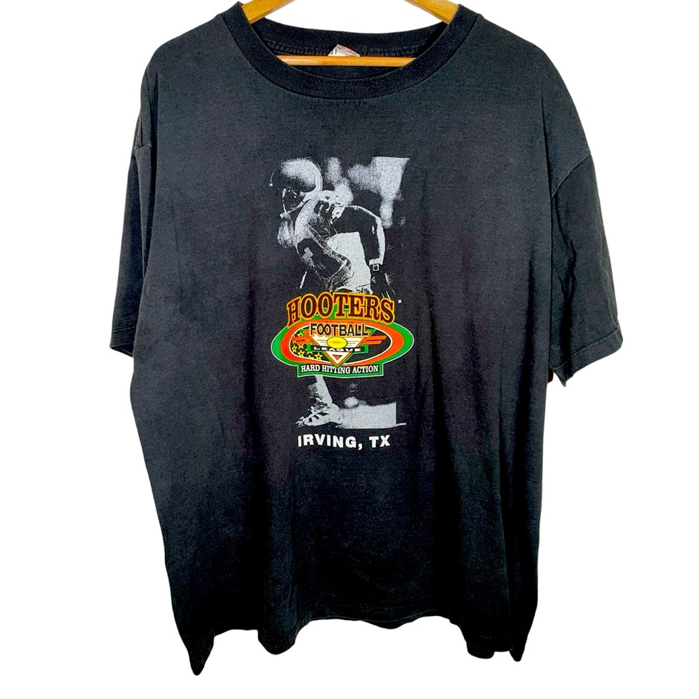 Vintage Hooters football league black short sleeve t shirt xl